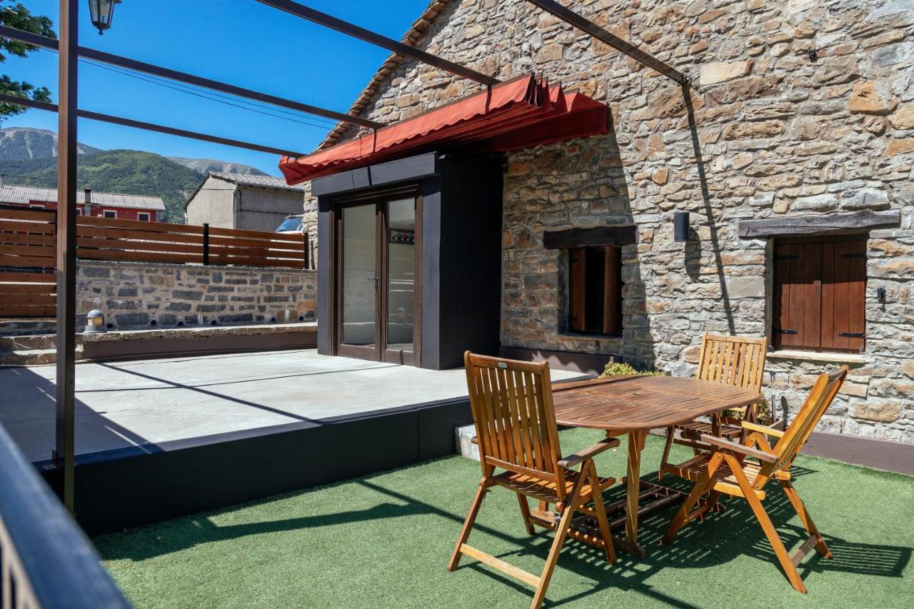 La Borda De Chelis Guest House Broto Luaran gambar